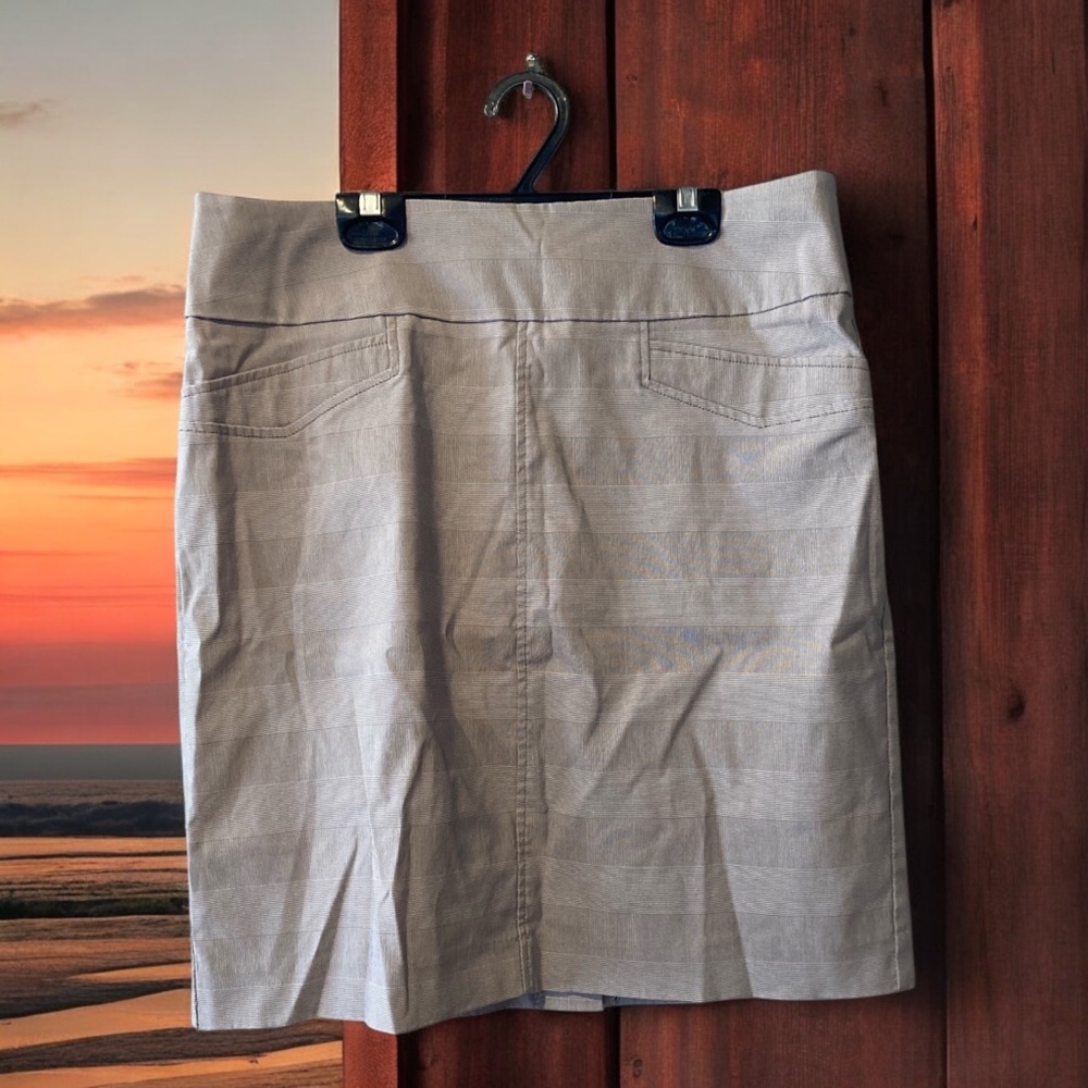 Reitmans Stretchy Grey Skirt